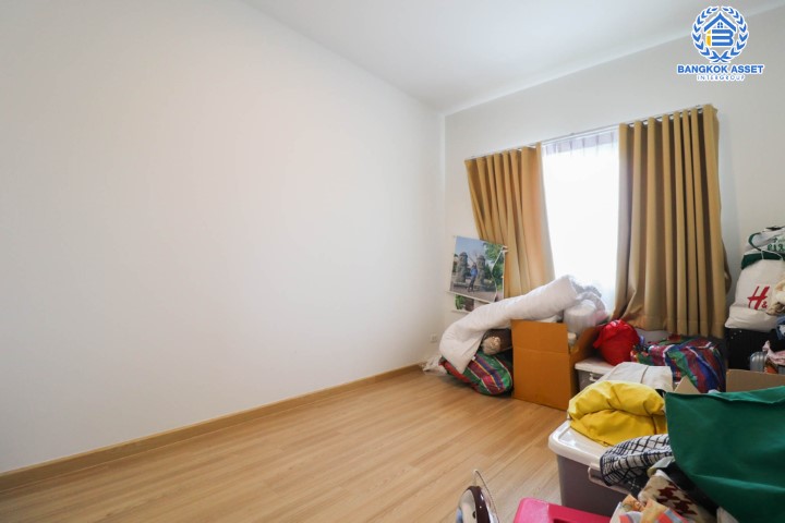 *****ทาวน์เฮ้าส์มือสองนนทบุรี แบรนด์คุณภาพ Q.House ม.คาซ่า วอเตอร์ไซต์ พระราม5 เนื้อที่กว้างเกือบ 33 ตร.ว. ฟังก์ชัน 3 ห้องนอน 3 ห้องน้ำ ที่จอดรถ 2 คัน เชื่อมต่อถนนหลากหลายเส้นทาง หน้าโครงการติดถนนราชพฤกษ์ ใกล้รถไฟฟ้าสายสีม่วง "สถานีแยกติวานนท์" และ จุดขึ้นทางด่วน "ศรีรัช" จองด่วน!